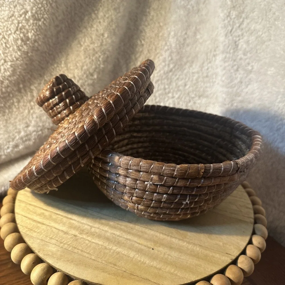 Hand Woven Round 10